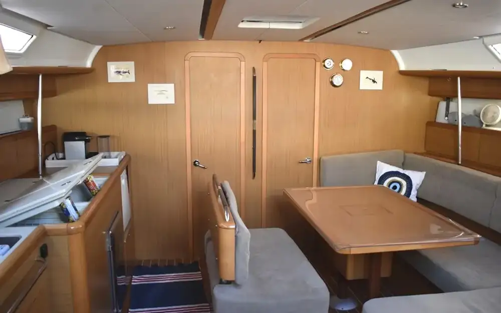 slider 12 Jeanneau Sun Odyssey 49 i