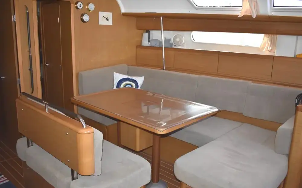 slider 14 Jeanneau Sun Odyssey 49 i