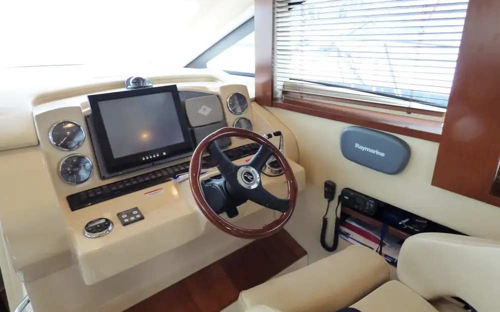 slider 11 Sea Ray 360 SEDAN BRIDGE