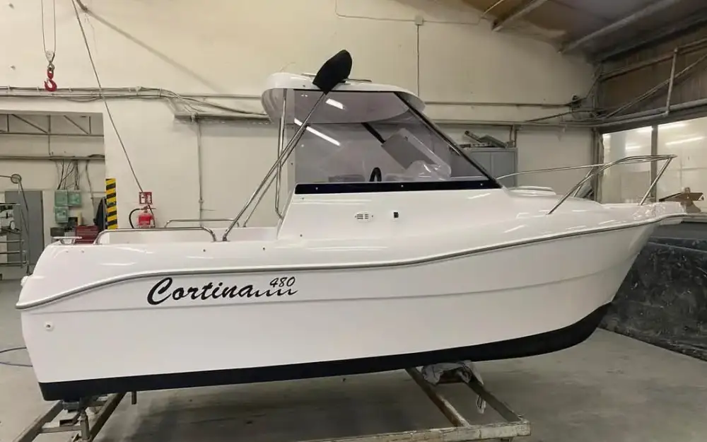 slider 18 Bast Boat Cortina 480 Timonier