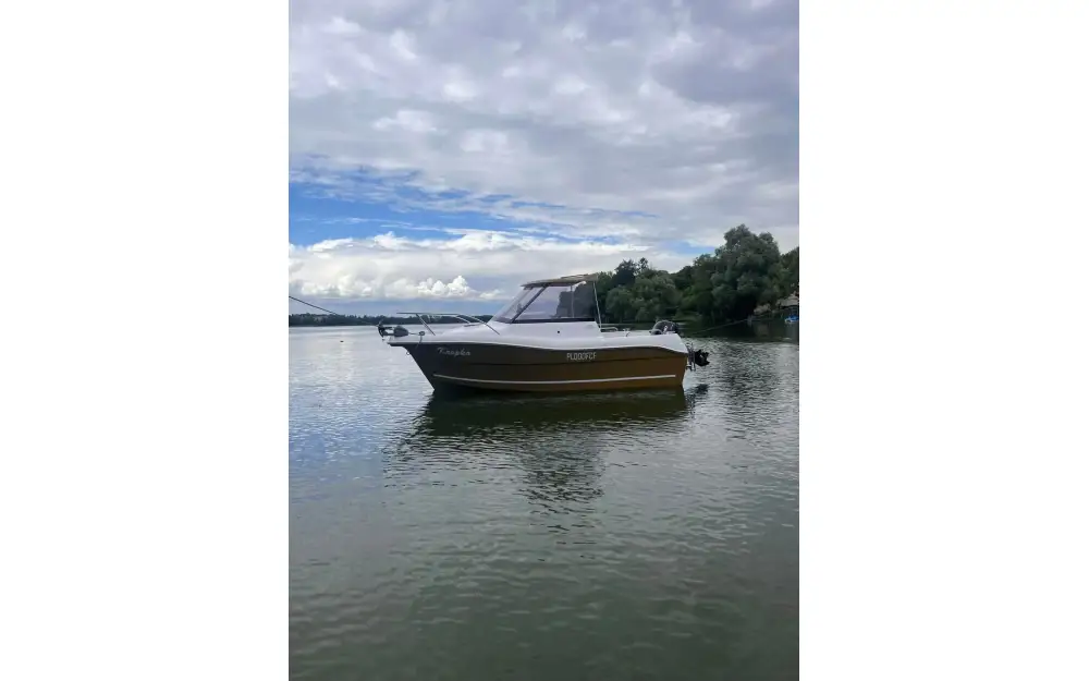 slider 26 Bast Boat Cortina 480 Timonier
