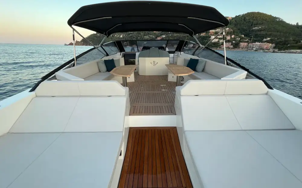 slider 6 BB Yachts 44 ISCHIA