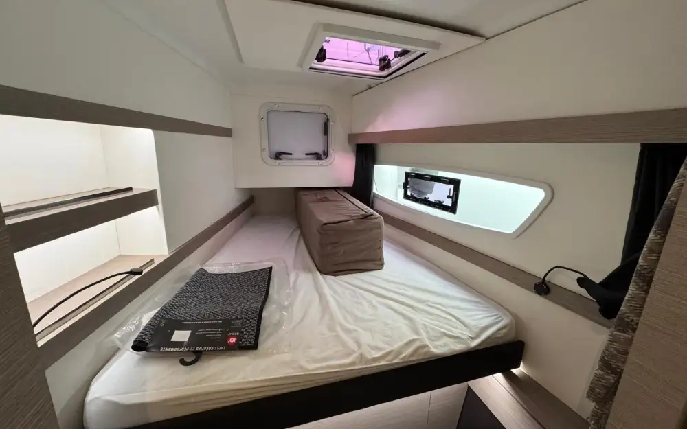 slider 28 Fountaine Pajot Isla 40