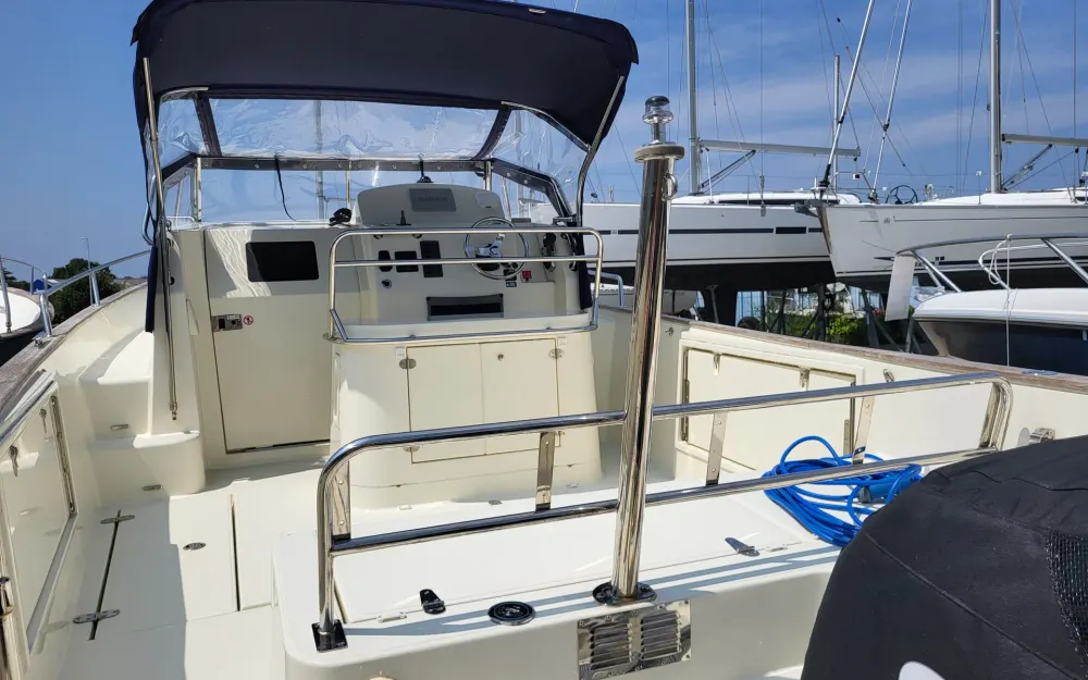 slider 1 Rhea  27 Escapade
