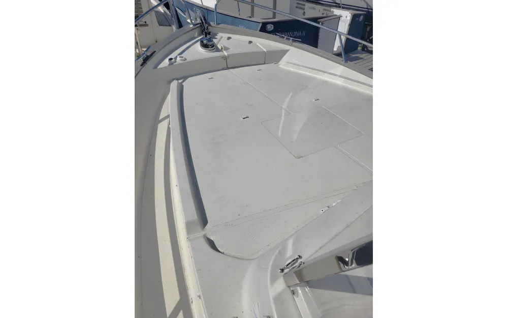 slider 6 Rhea  27 Escapade