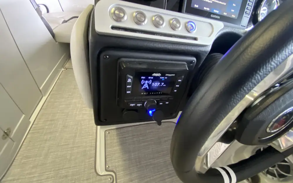 slider 9 Crownline  255 SS