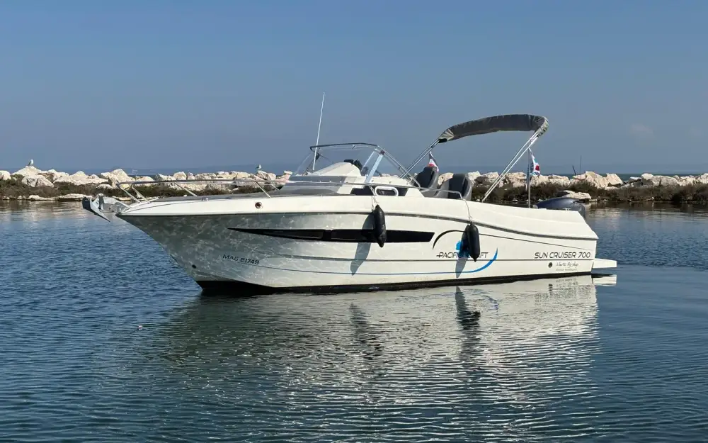 slider 0 Pacific Craft  700 SC