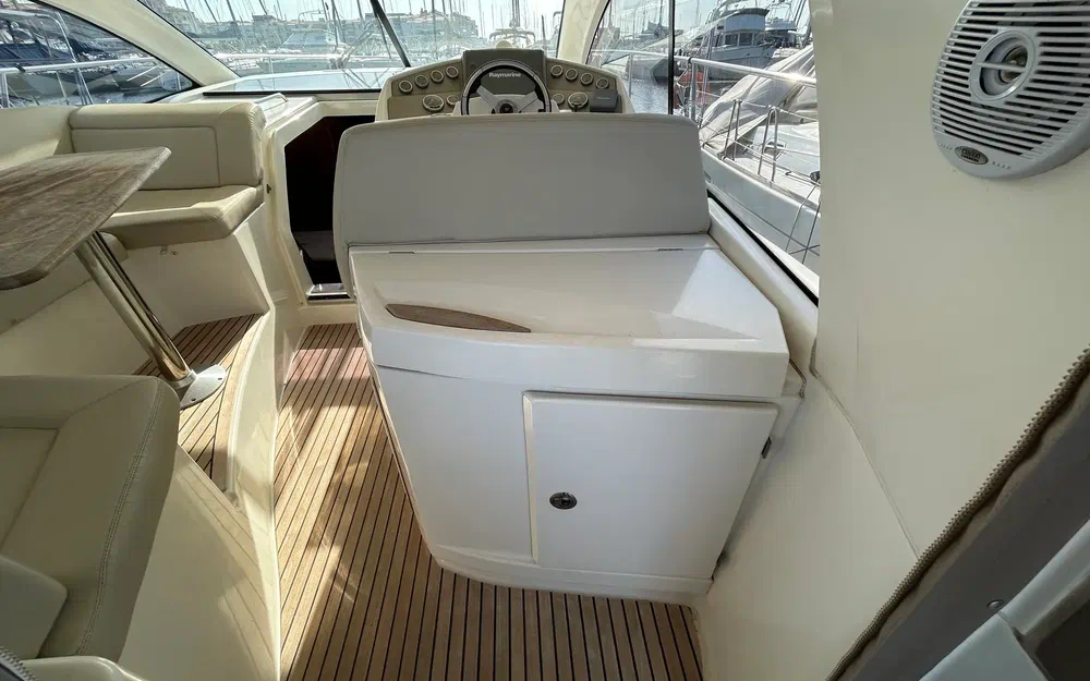 slider 11 Jeanneau Prestige 38