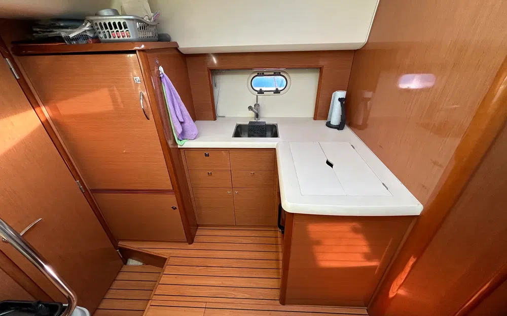 slider 21 Jeanneau Prestige 38