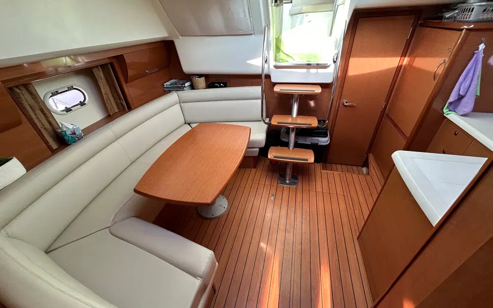 slider 22 Jeanneau Prestige 38