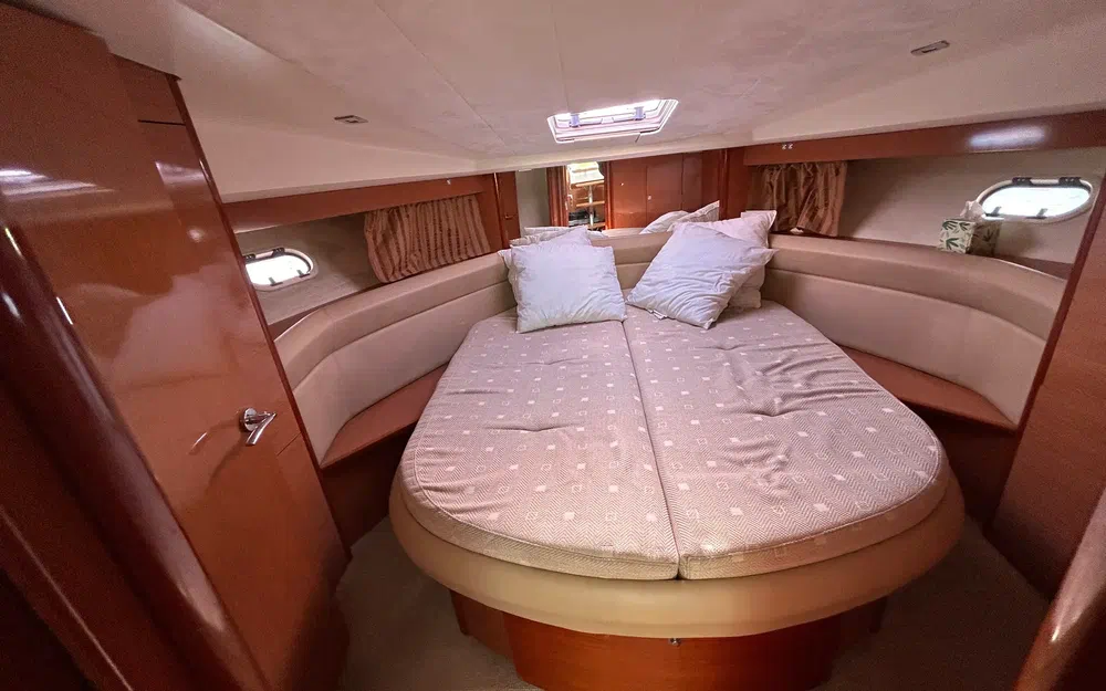 slider 23 Jeanneau Prestige 38