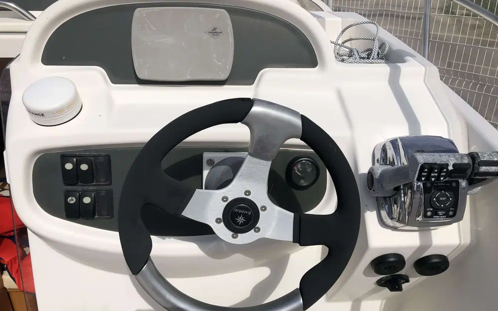 slider 6 Jeanneau Cap Camarat 755