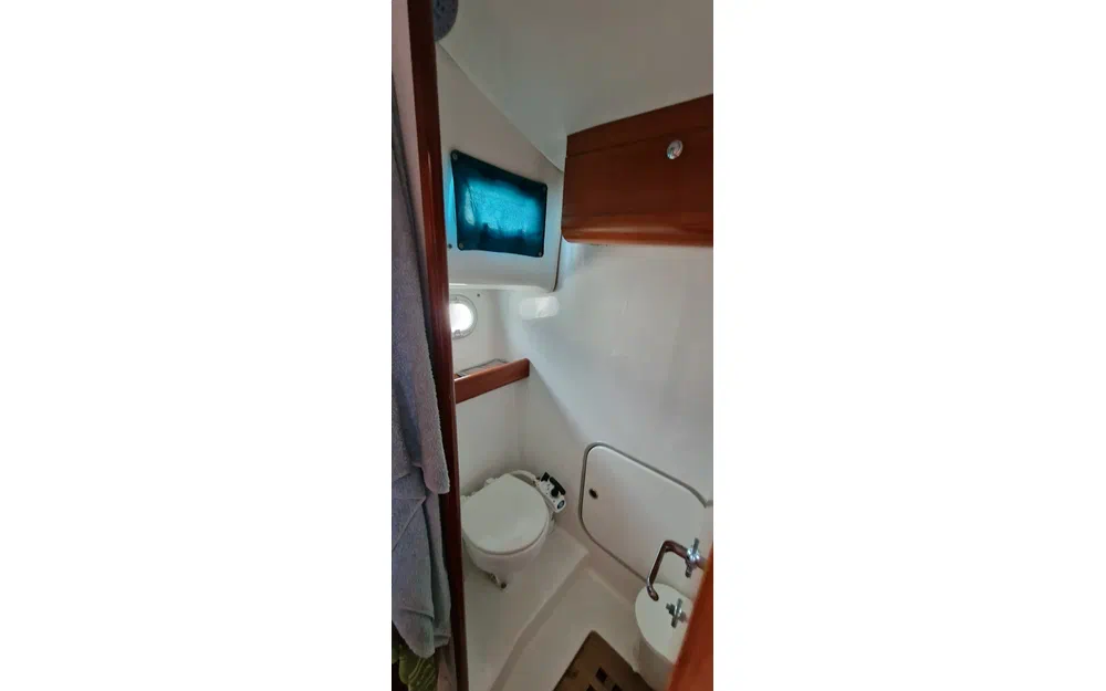 slider 33 Beneteau Antares 10.80