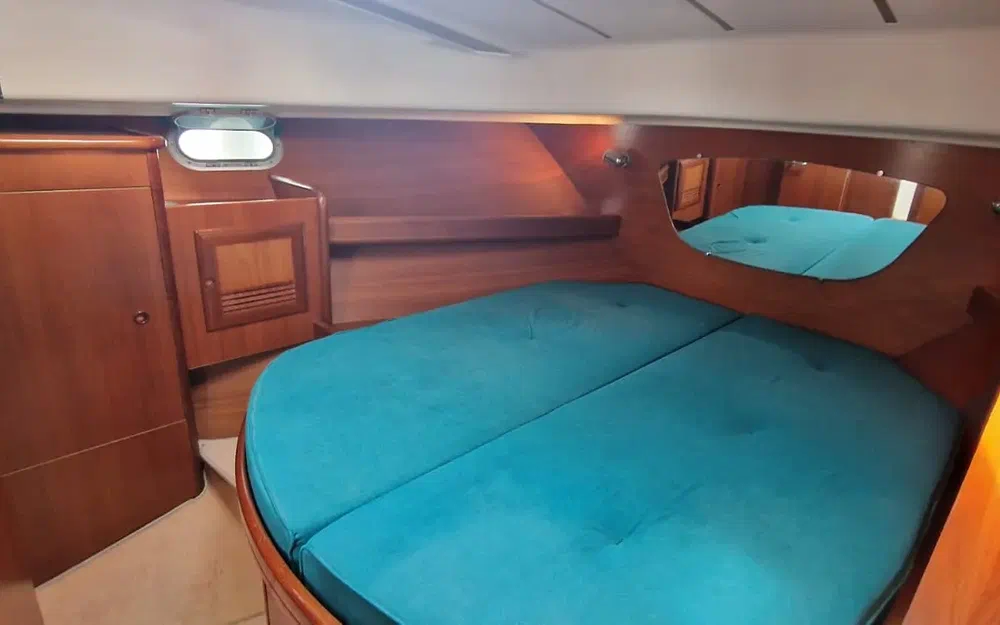 slider 47 Beneteau Antares 10.80