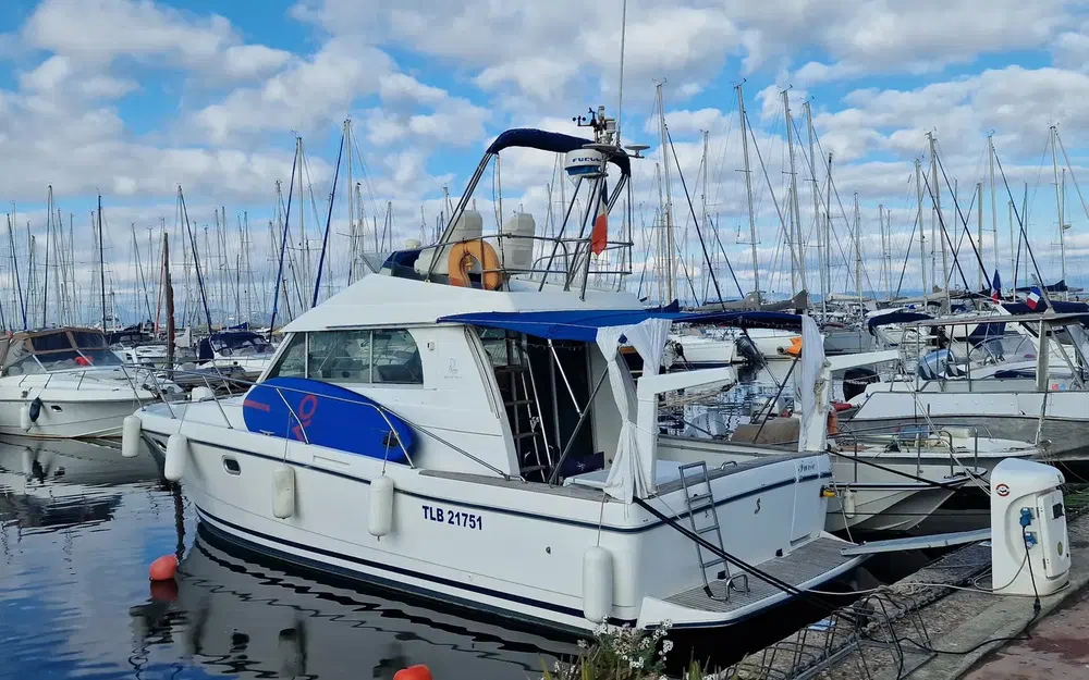 slider 52 Beneteau Antares 10.80