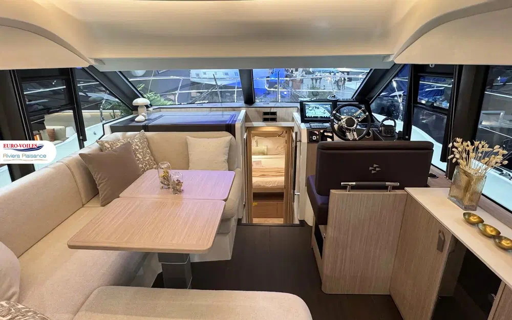 slider 9 Prestige Yachts F4.3