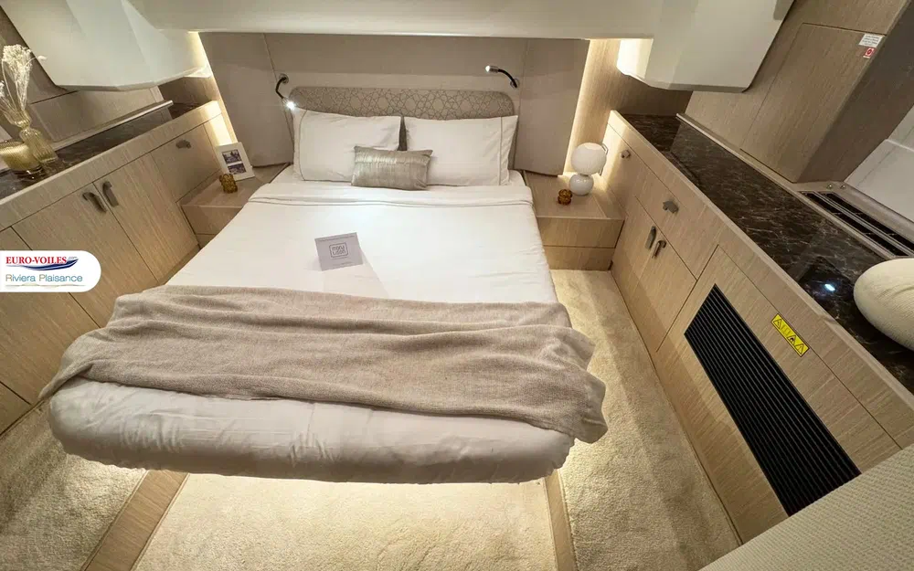 slider 12 Prestige Yachts F4.3