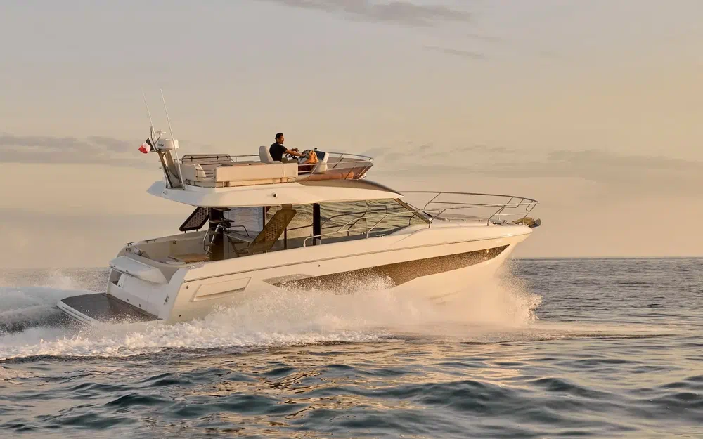 slider 13 Prestige Yachts F4.3