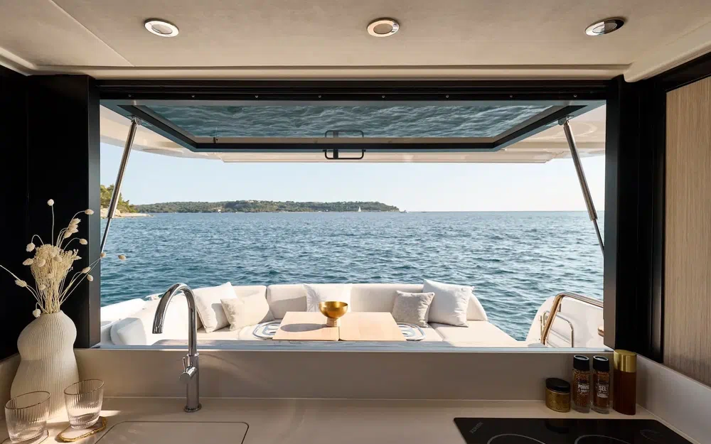 slider 19 Prestige Yachts F4.3