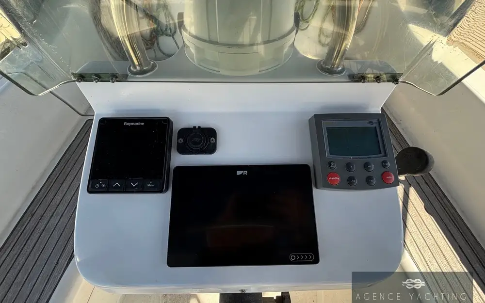 slider 28 Beneteau Oceanis 331 Clipper