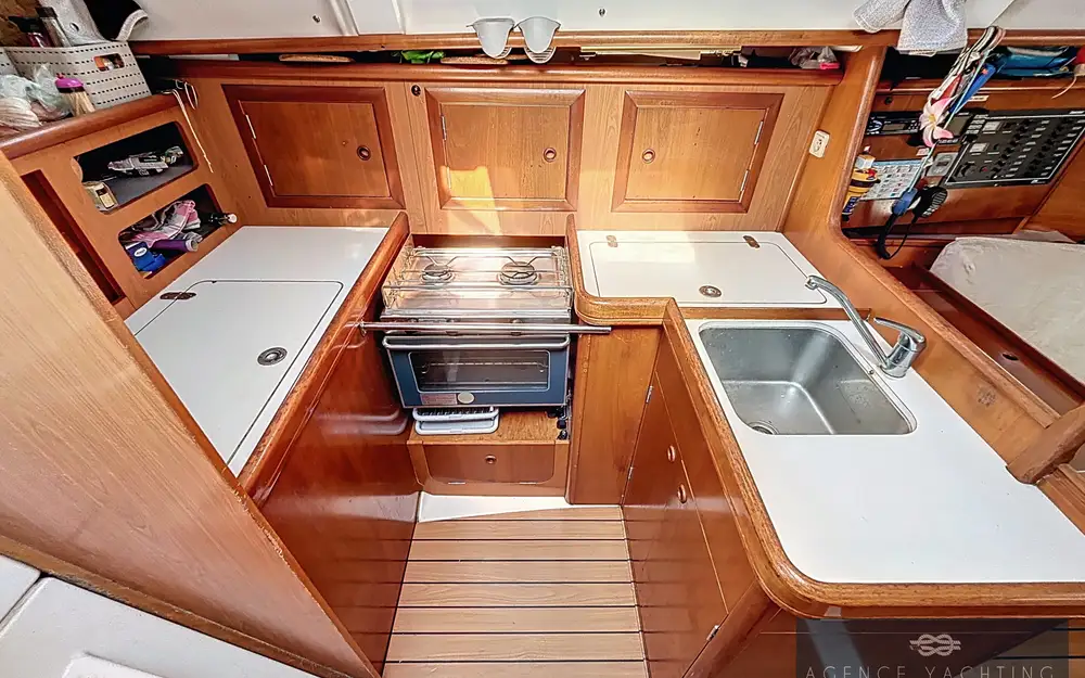 slider 4 Beneteau Oceanis 331 Clipper