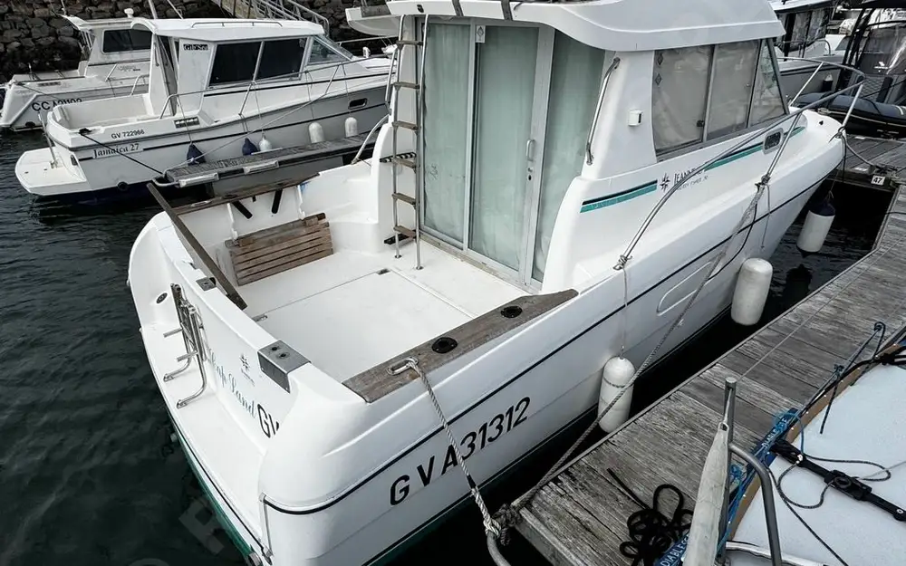 slider 2 Jeanneau Merry Fisher 750