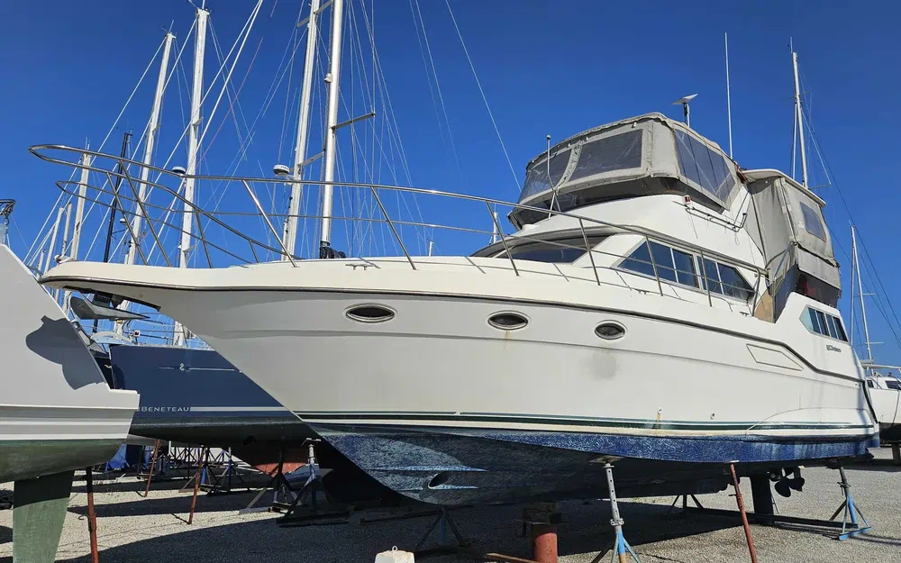 slider 0 Cruisers Yachts 3850 AFT