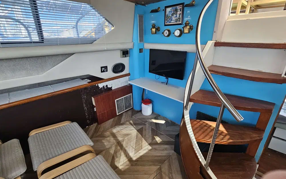 slider 11 Cruisers Yachts 3850 AFT