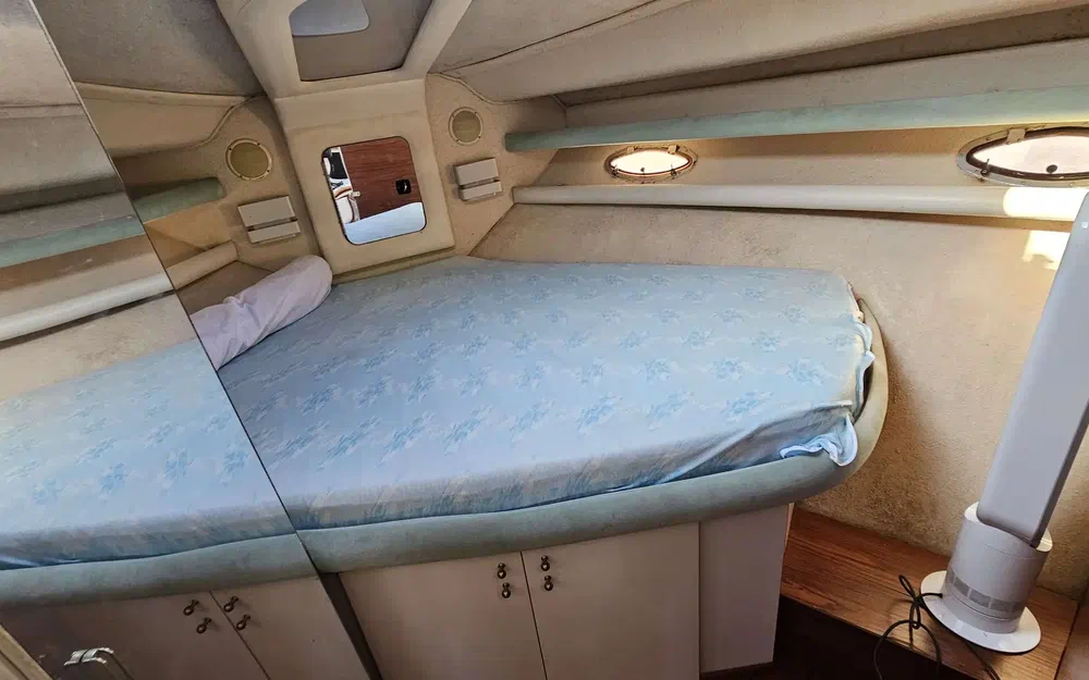 slider 13 Cruisers Yachts 3850 AFT