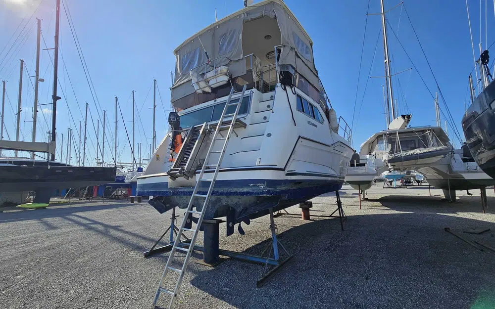 slider 2 Cruisers Yachts 3850 AFT