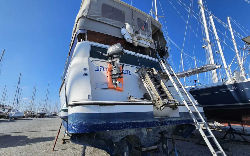 slider 3 Cruisers Yachts 3850 AFT