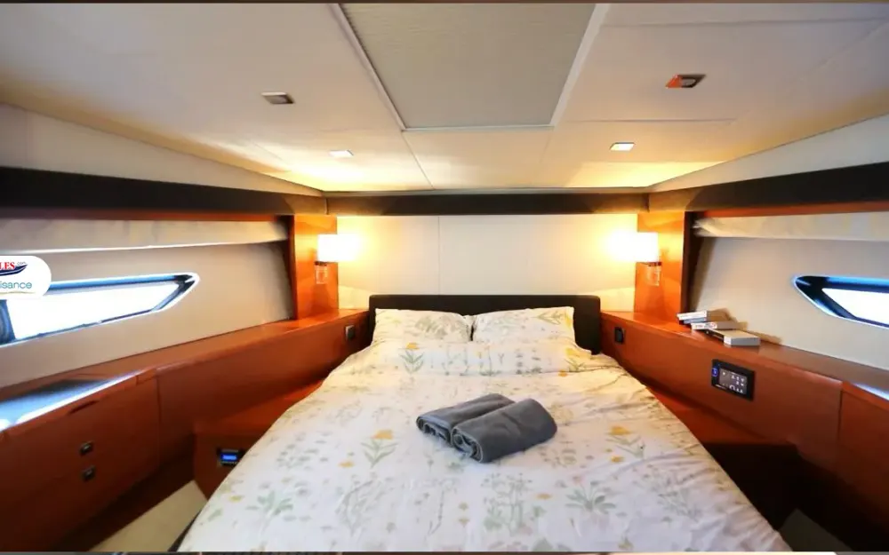 slider 6 Prestige Yachts Prestige 620 Fly