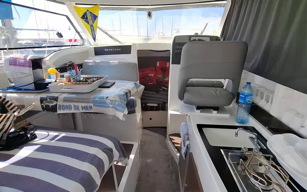 slider 16 Beneteau Antares 8 OB