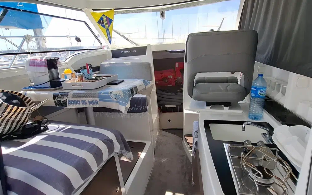 slider 17 Beneteau Antares 8 OB