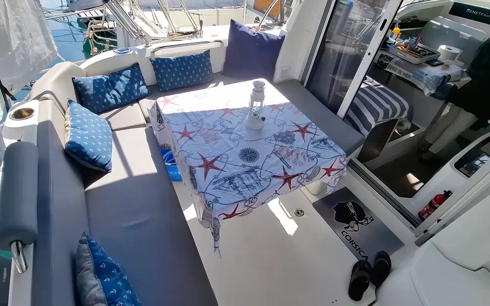 slider 23 Beneteau Antares 8 OB