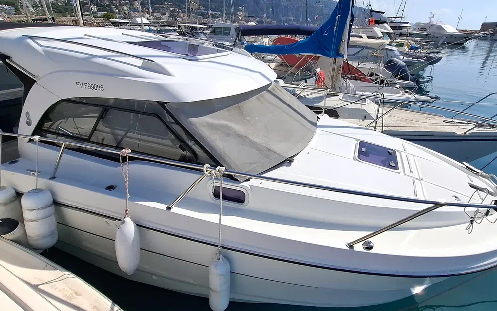 slider 25 Beneteau Antares 8 OB