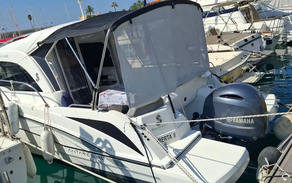 slider 27 Beneteau Antares 8 OB