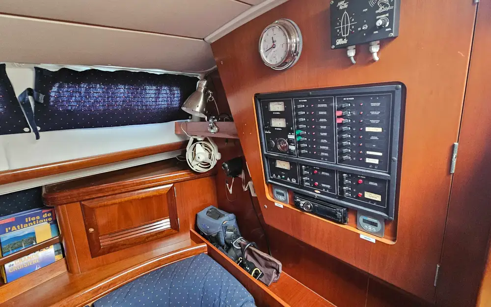 slider 9 Beneteau Oceanis 42 CC