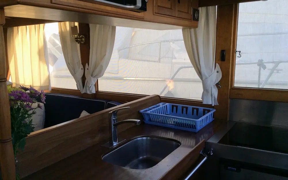 slider 12 Konghalvorsen Island Gipsy 44 Motor Yacht