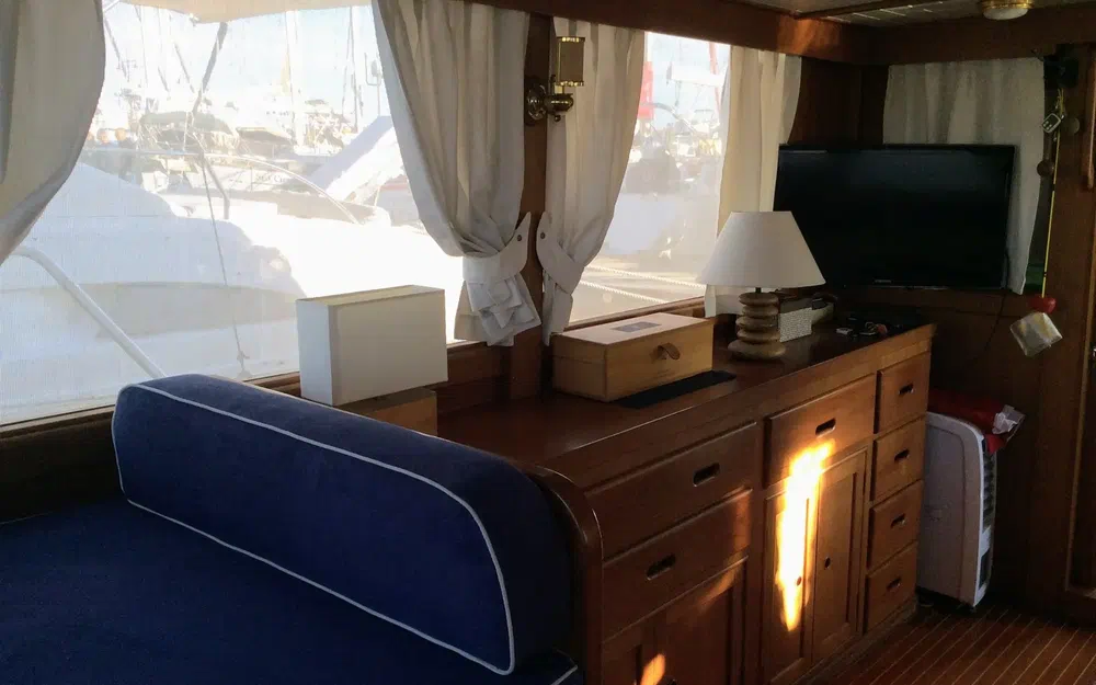 slider 16 Konghalvorsen Island Gipsy 44 Motor Yacht