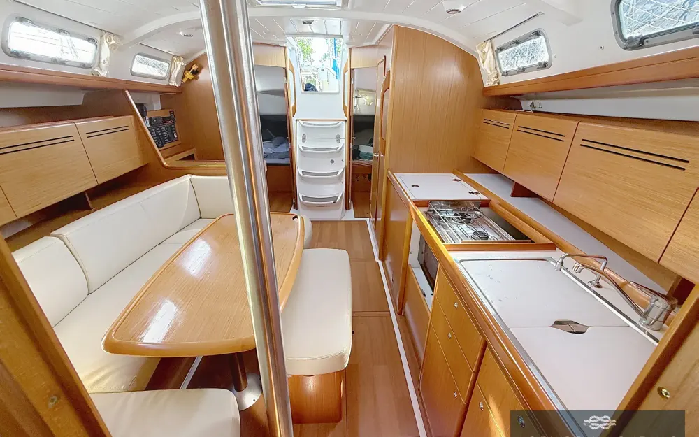 slider 13 Beneteau Cyclades 39.3