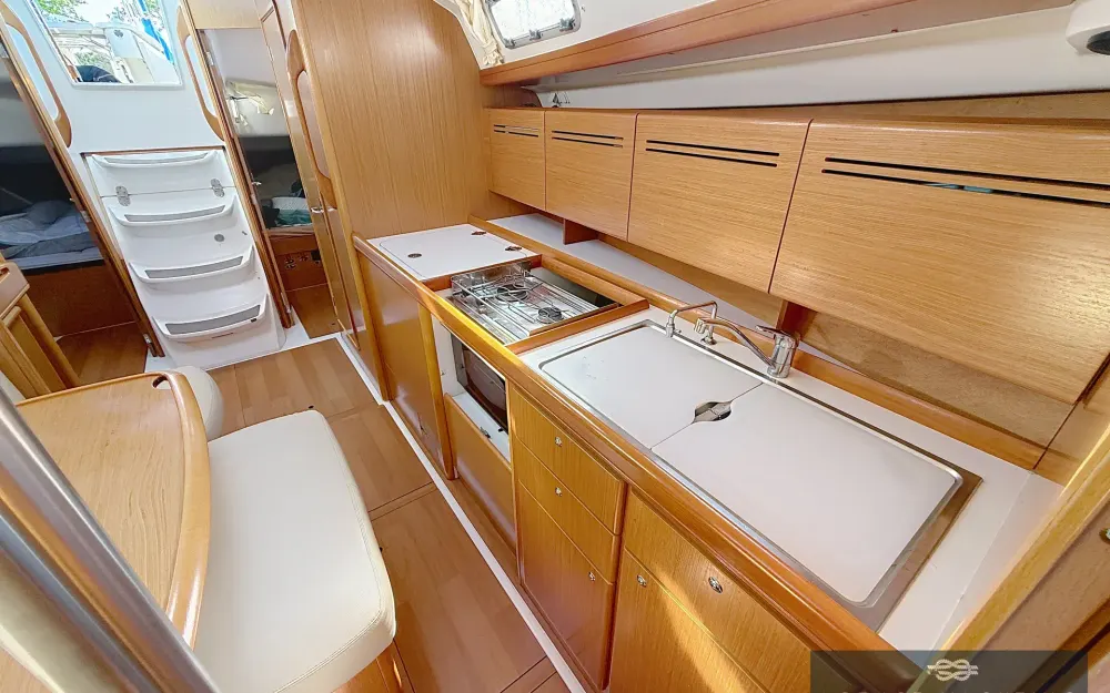 slider 14 Beneteau Cyclades 39.3