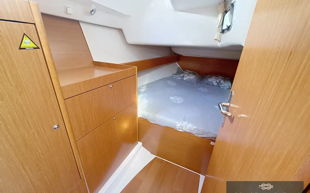 slider 18 Beneteau Cyclades 39.3