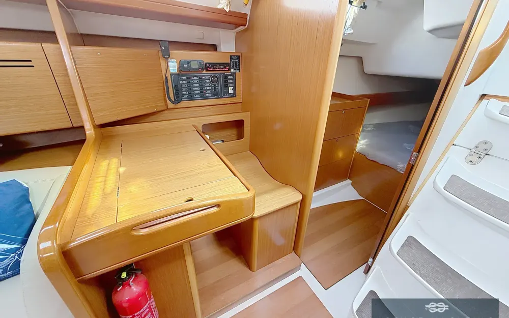slider 21 Beneteau Cyclades 39.3