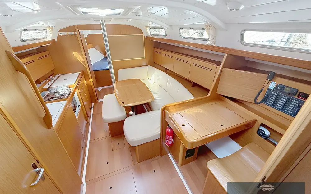 slider 5 Beneteau Cyclades 39.3