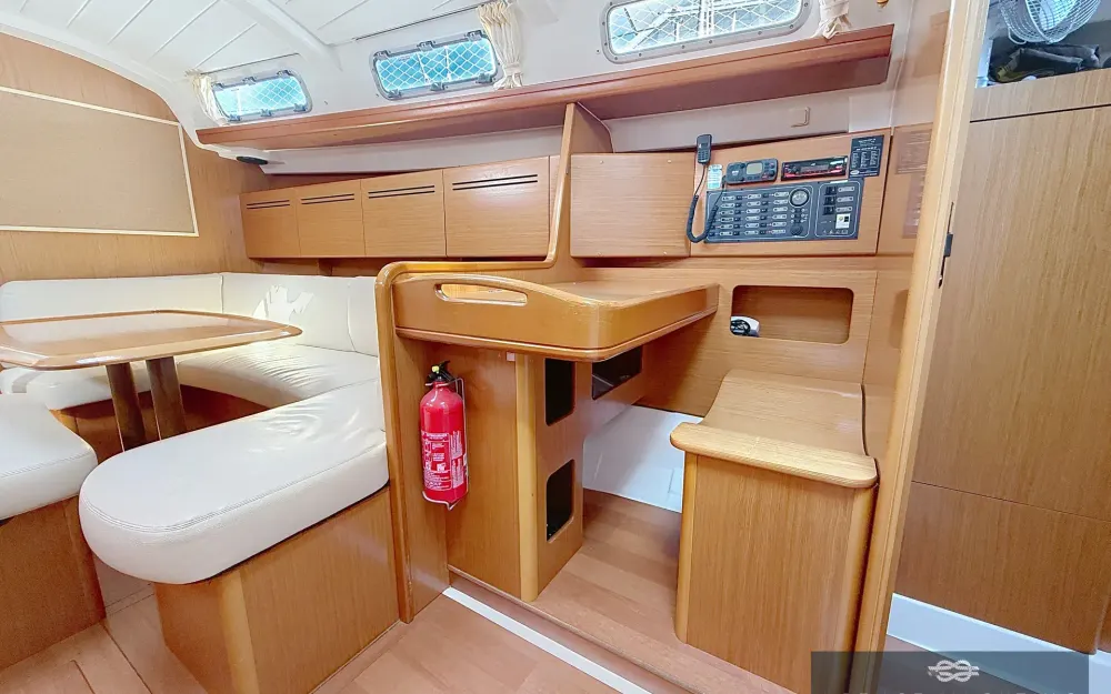 slider 6 Beneteau Cyclades 39.3