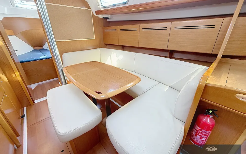 slider 7 Beneteau Cyclades 39.3