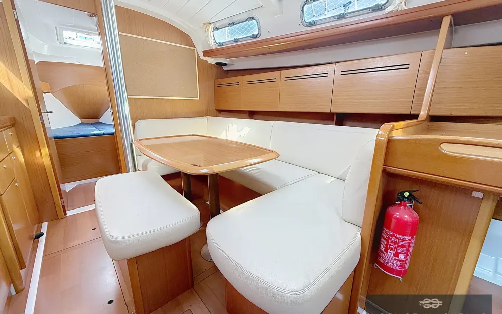 slider 8 Beneteau Cyclades 39.3