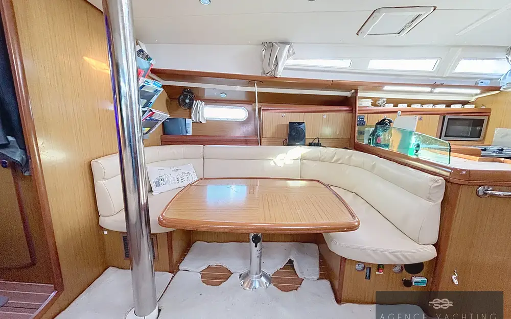 slider 3 Jeanneau Sun Odyssey 42