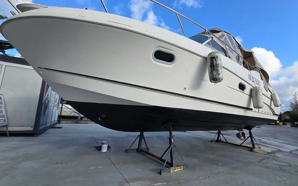 slider 8 Jeanneau Leader 805